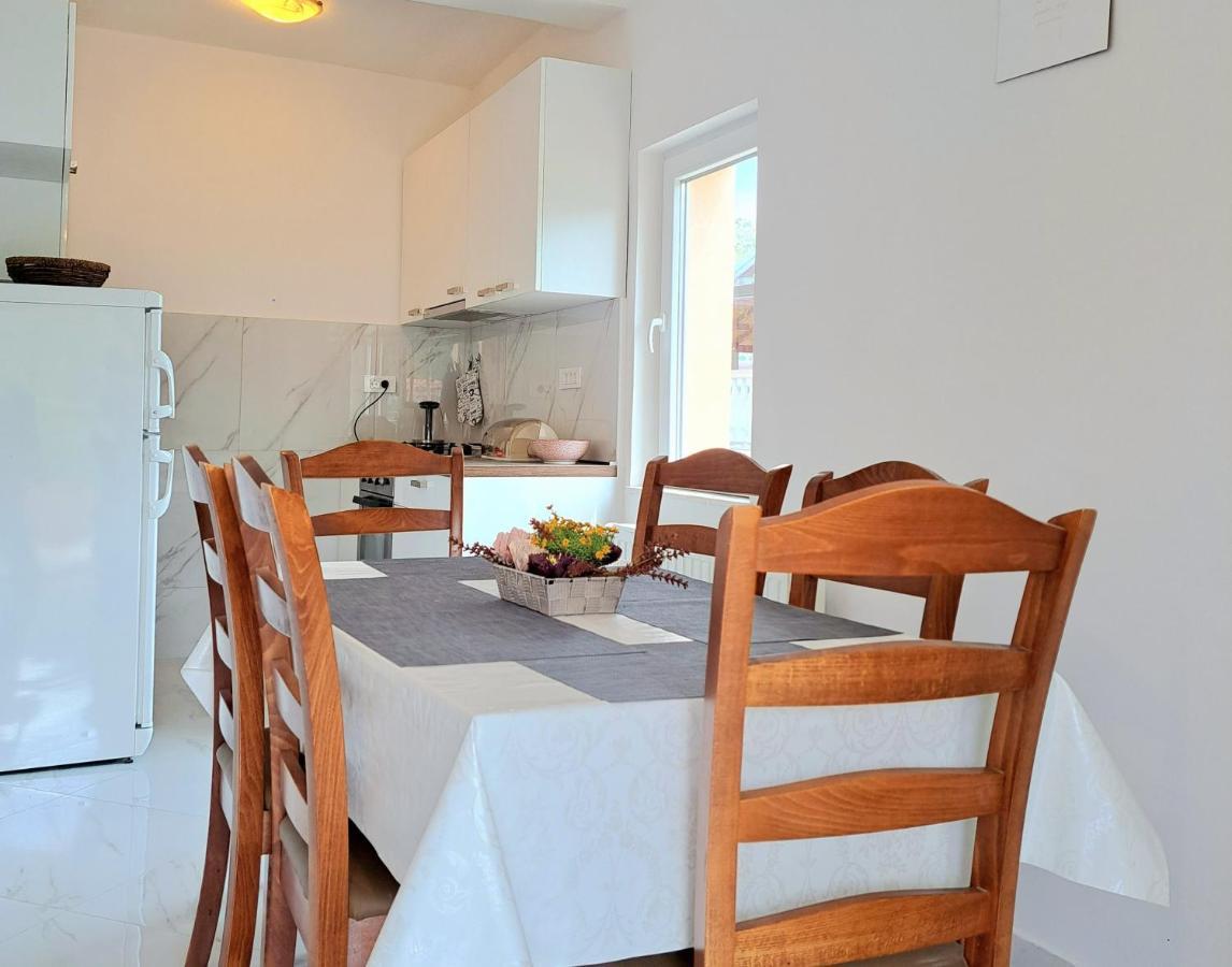 Open Sea Apartmani Grebastica Exterior photo